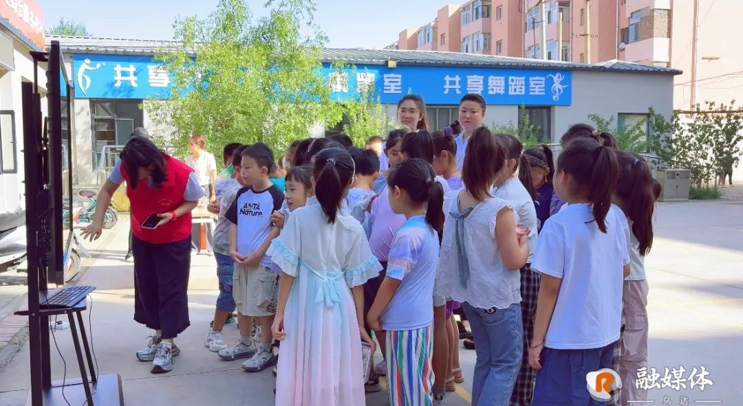 “共享媽媽”帶娃玩非遺，烏達(dá)童心遇上千年技藝